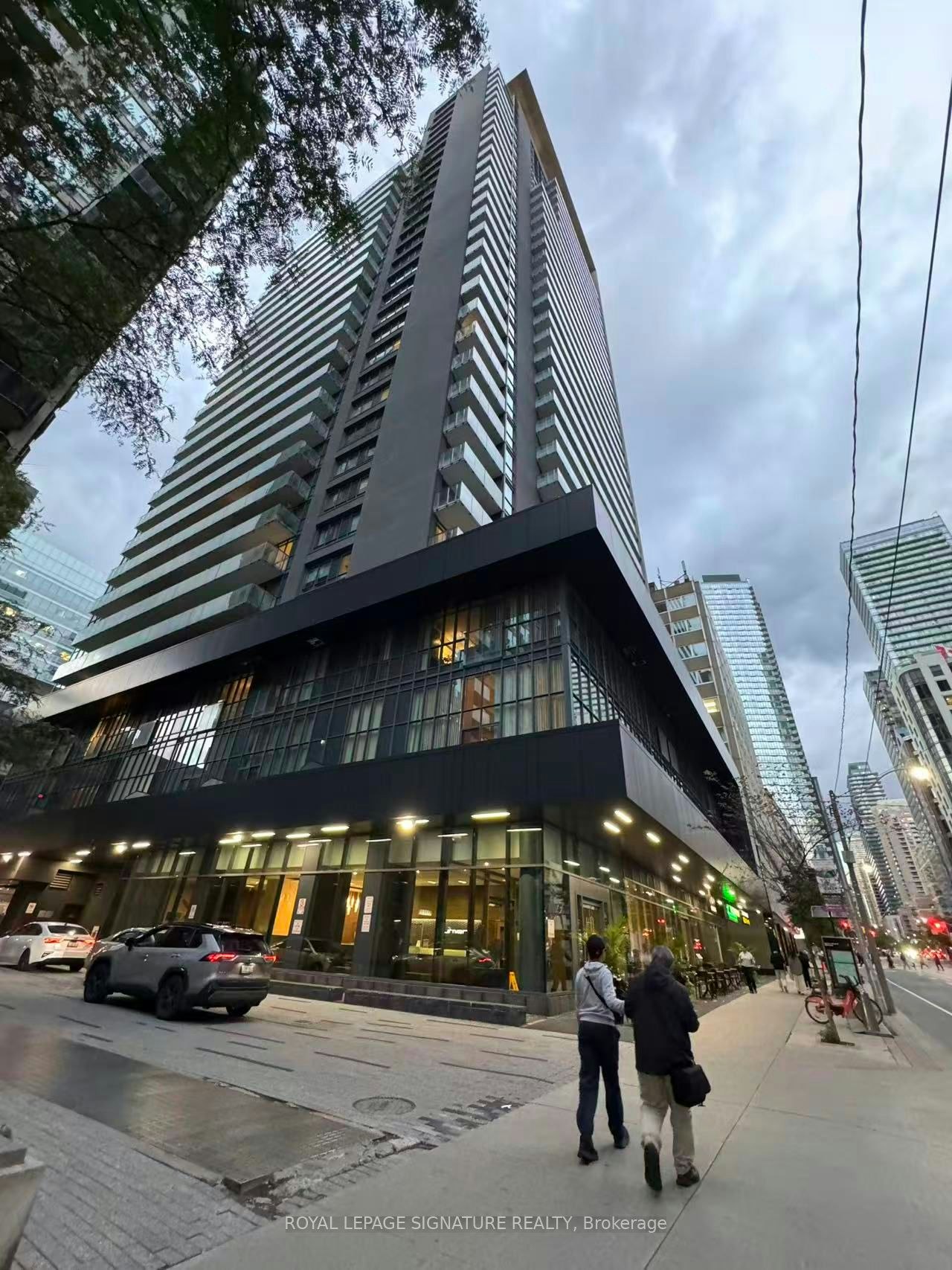 410-770 Bay Street, Toronto, ON, M5G 1N6