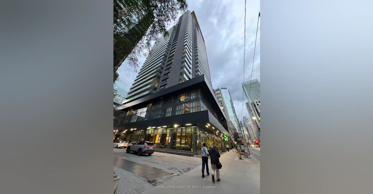 410-770 Bay Street, Toronto, ON, M5G 1N6