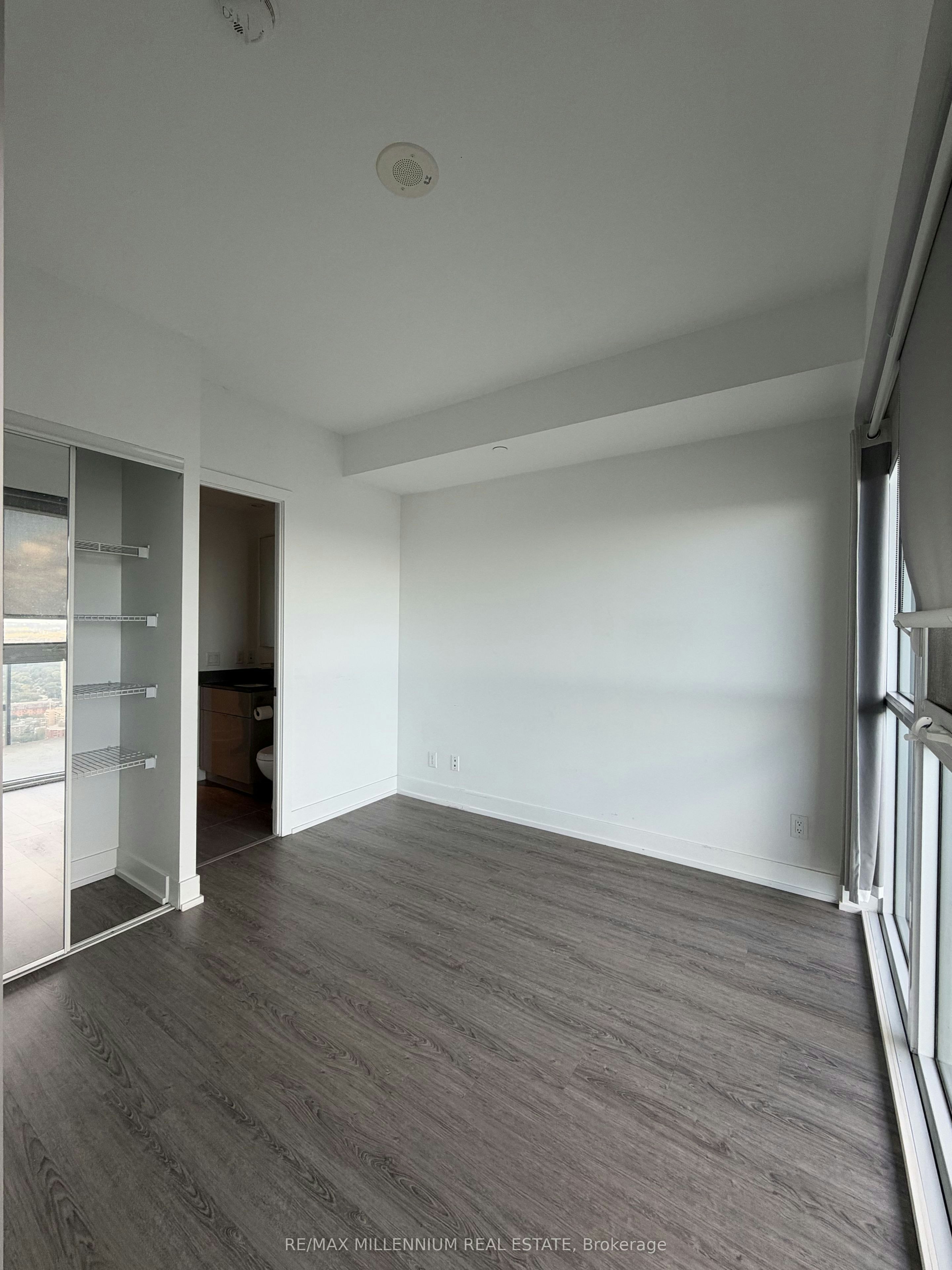 5710-7 Grenville Street, Toronto, ON, M4Y 0E9 - 10