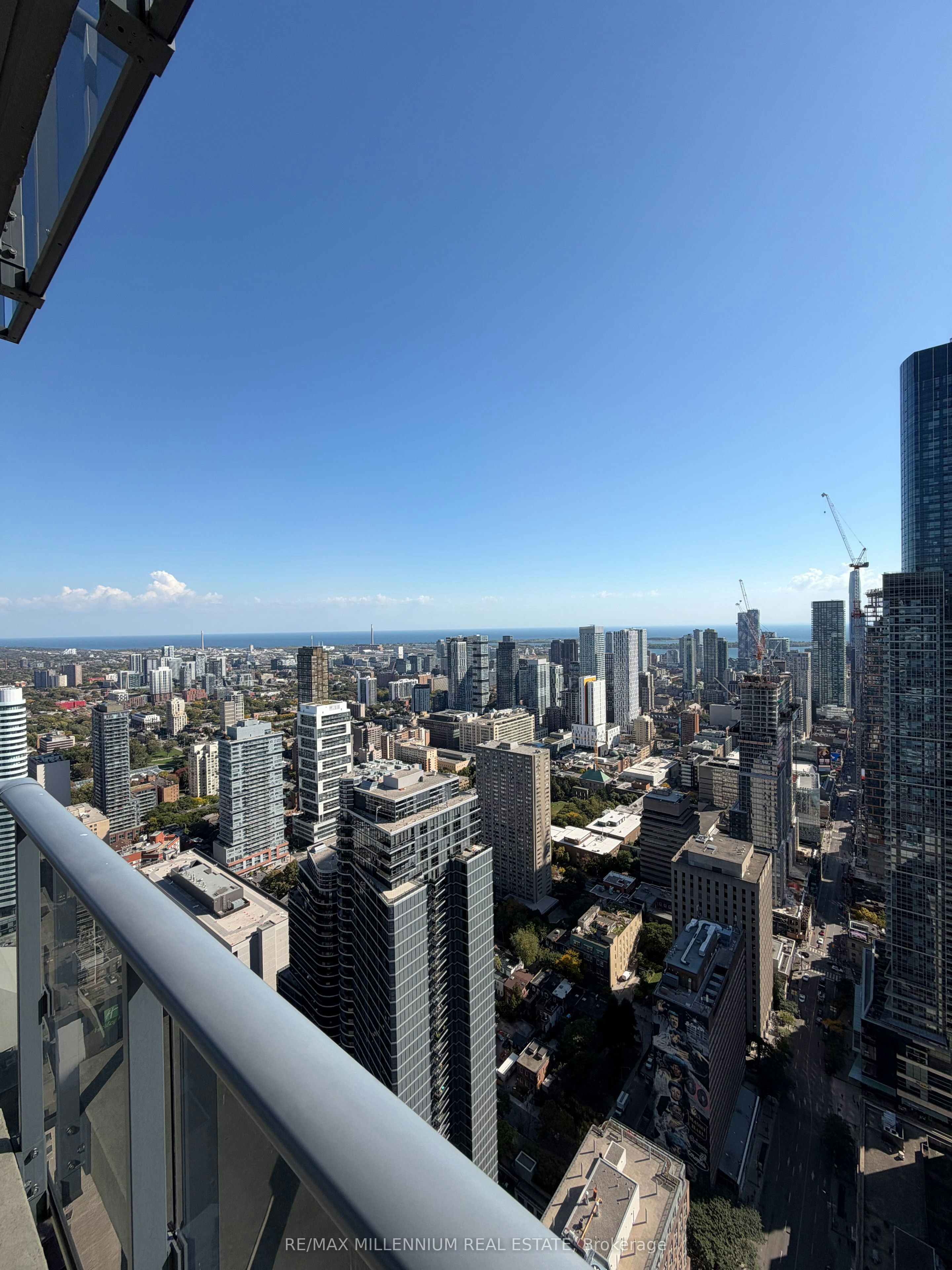 5710-7 Grenville Street, Toronto, ON, M4Y 0E9 - 17