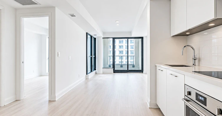 431-33 Frederick Todd Way, Toronto, ON, M4G 0C9