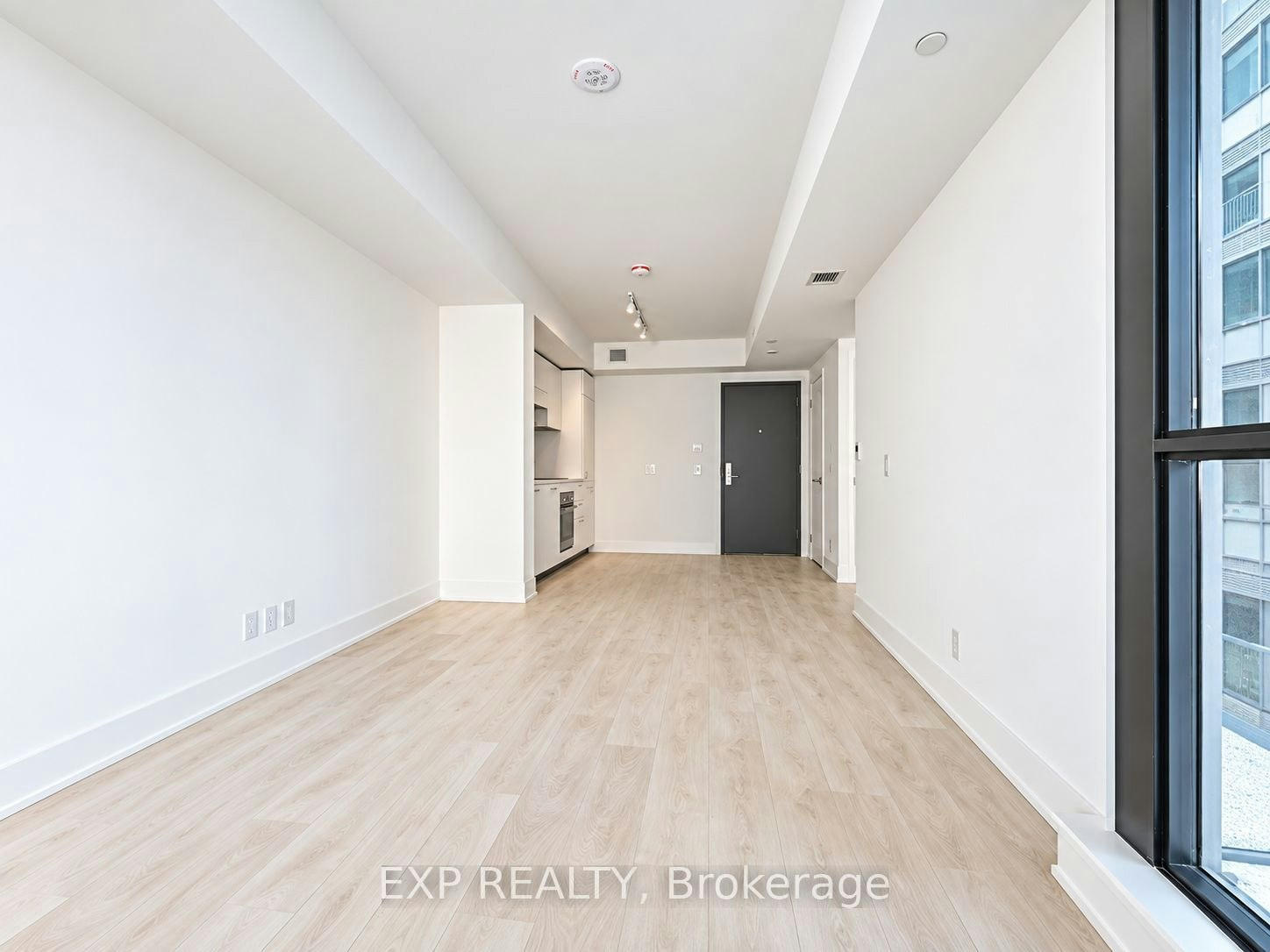 431-33 Frederick Todd Way, Toronto, ON, M4G 0C9 - 7