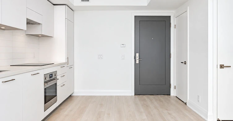 431-33 Frederick Todd Way, Toronto, ON, M4G 0C9 - 8