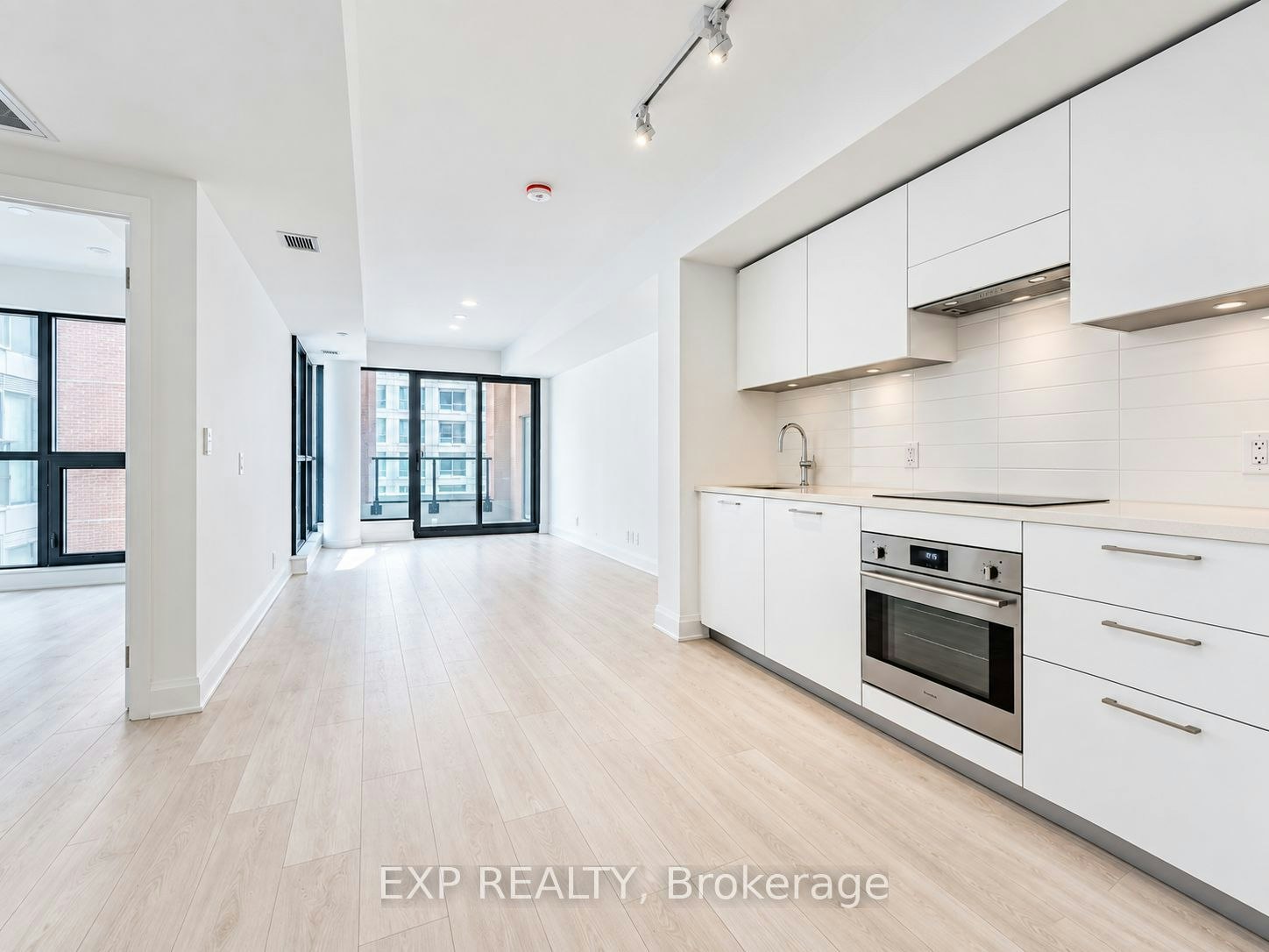 431-33 Frederick Todd Way, Toronto, ON, M4G 0C9 - 5