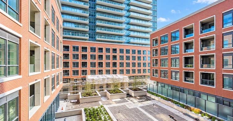 431-33 Frederick Todd Way, Toronto, ON, M4G 0C9 - 18