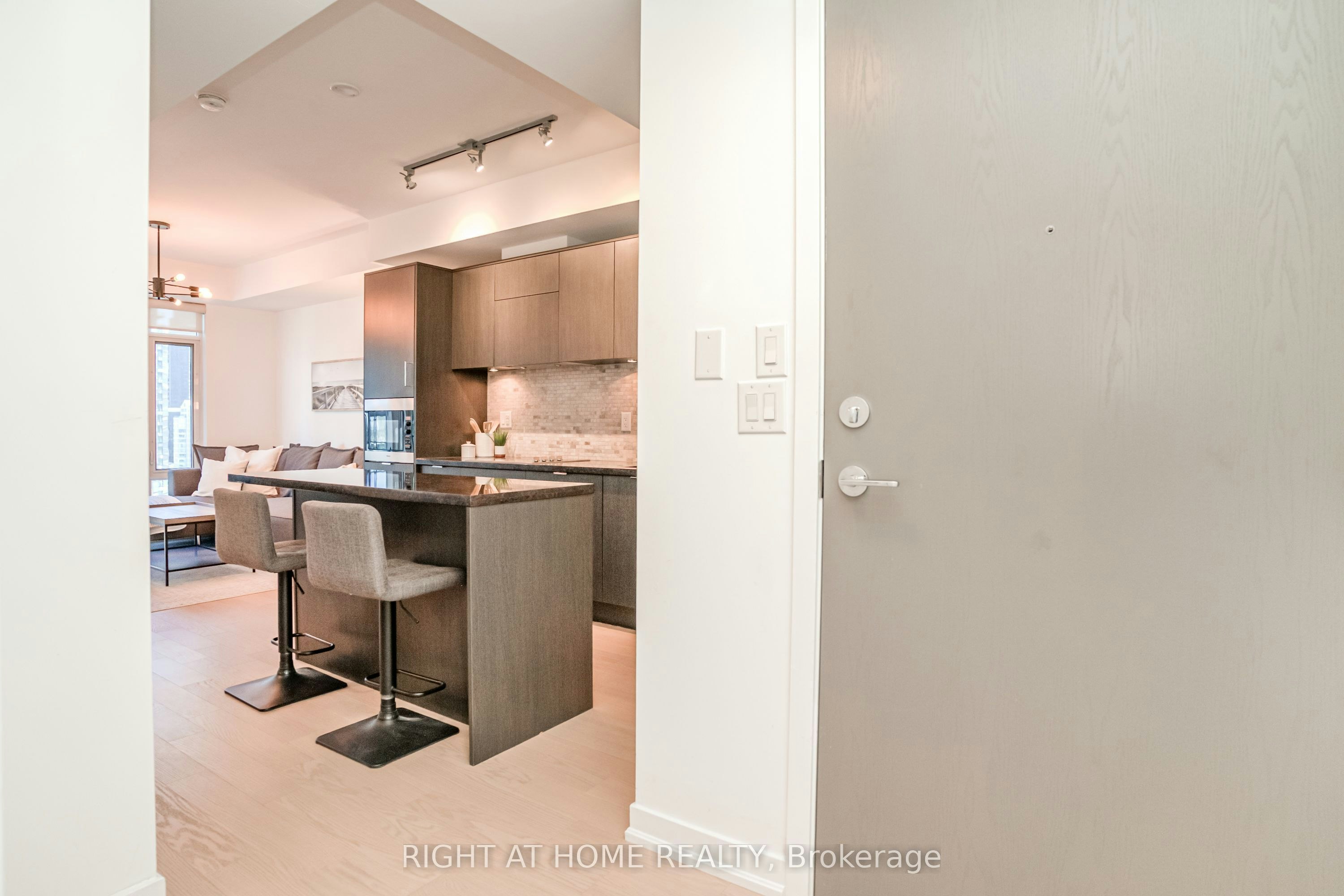 1808-21 Widmer Street, Toronto, ON, M5V 0B8 - 5