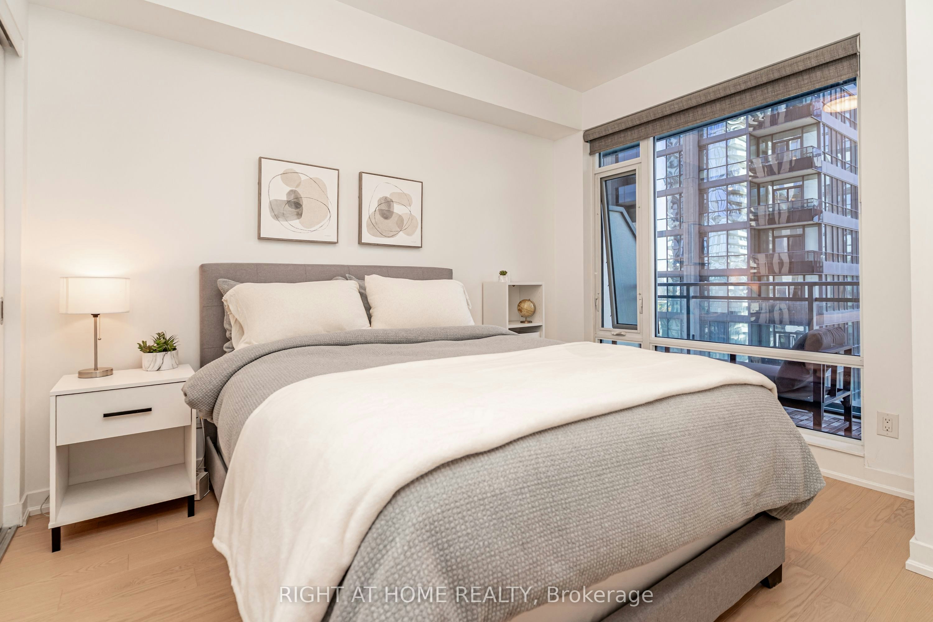 1808-21 Widmer Street, Toronto, ON, M5V 0B8 - 13