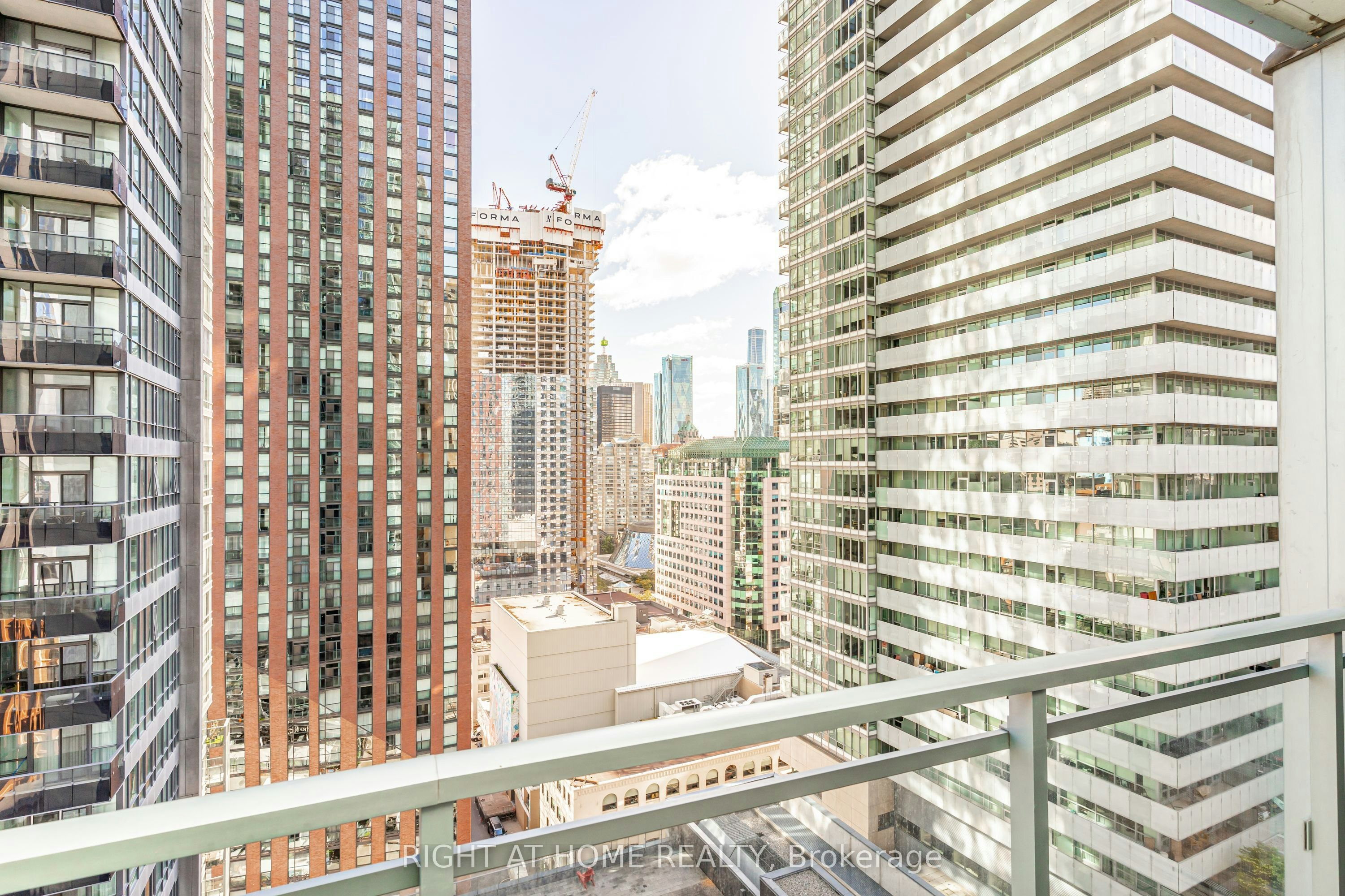 1808-21 Widmer Street, Toronto, ON, M5V 0B8 - 12