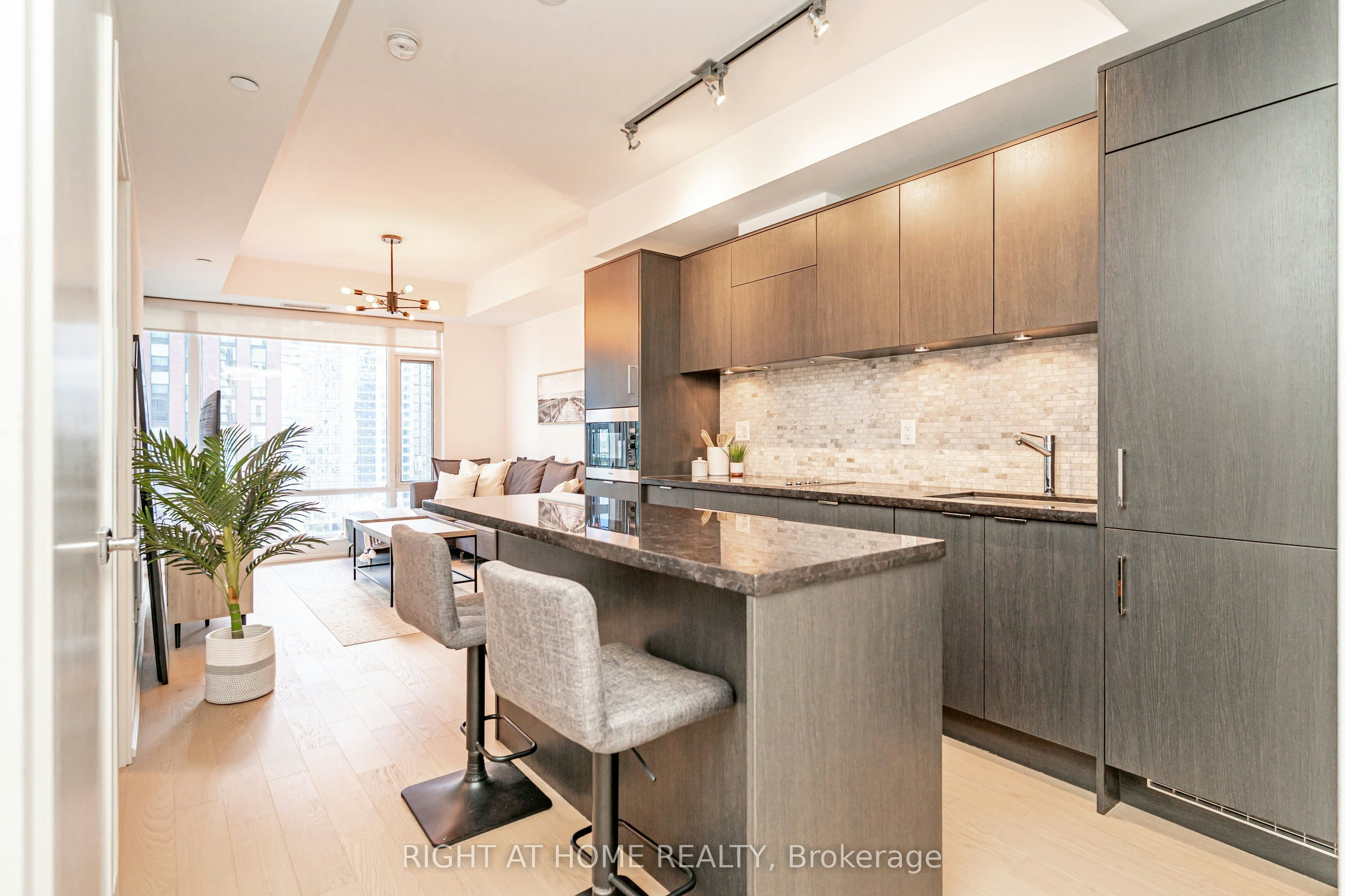 1808-21 Widmer Street, Toronto, ON, M5V 0B8 - 6