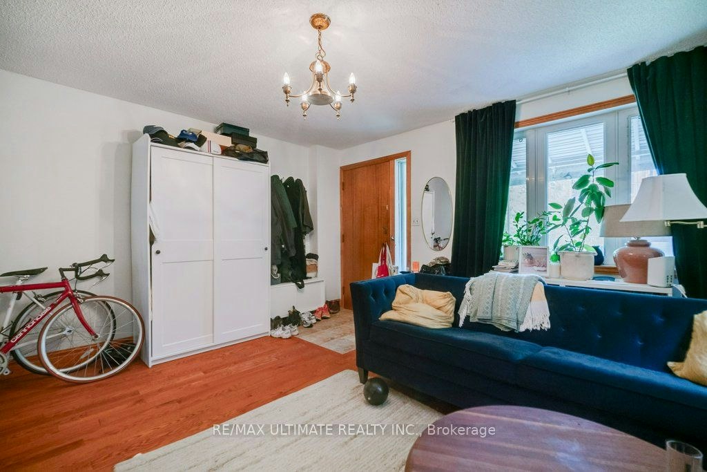 Main-53 Churchill Avenue, Toronto, ON, M6J 2B5 - 5