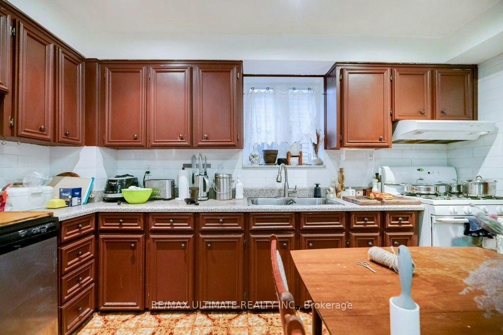 Main-53 Churchill Avenue, Toronto, ON, M6J 2B5 - 10
