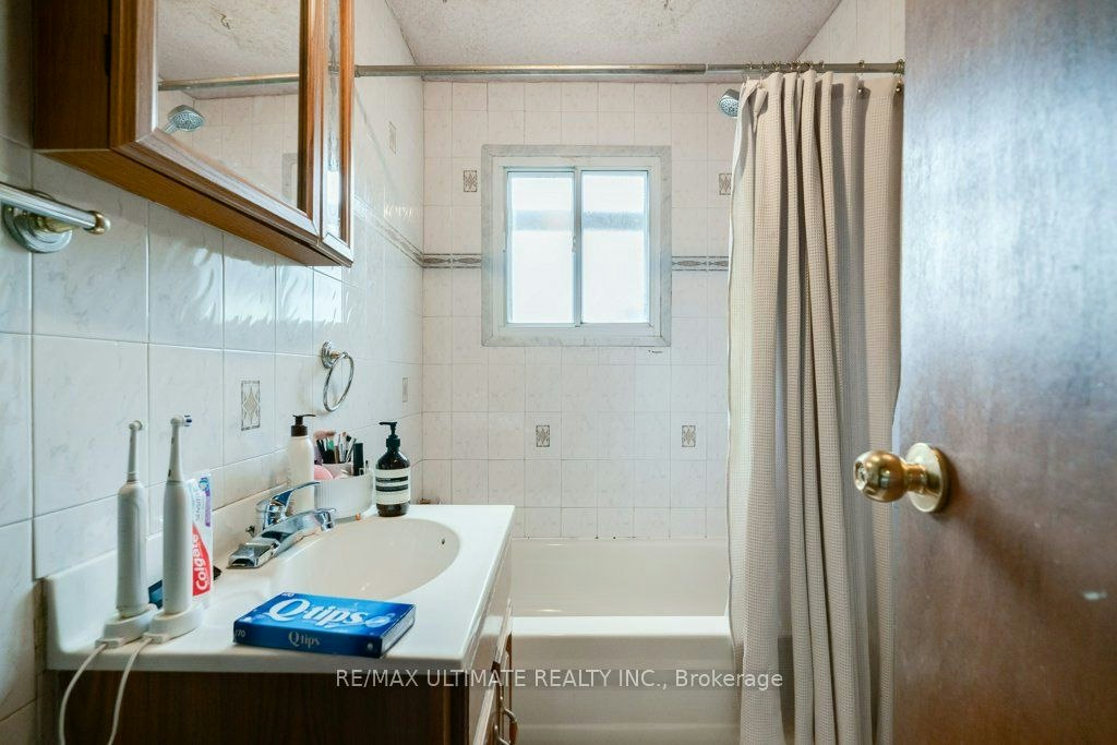 Main-53 Churchill Avenue, Toronto, ON, M6J 2B5 - 13