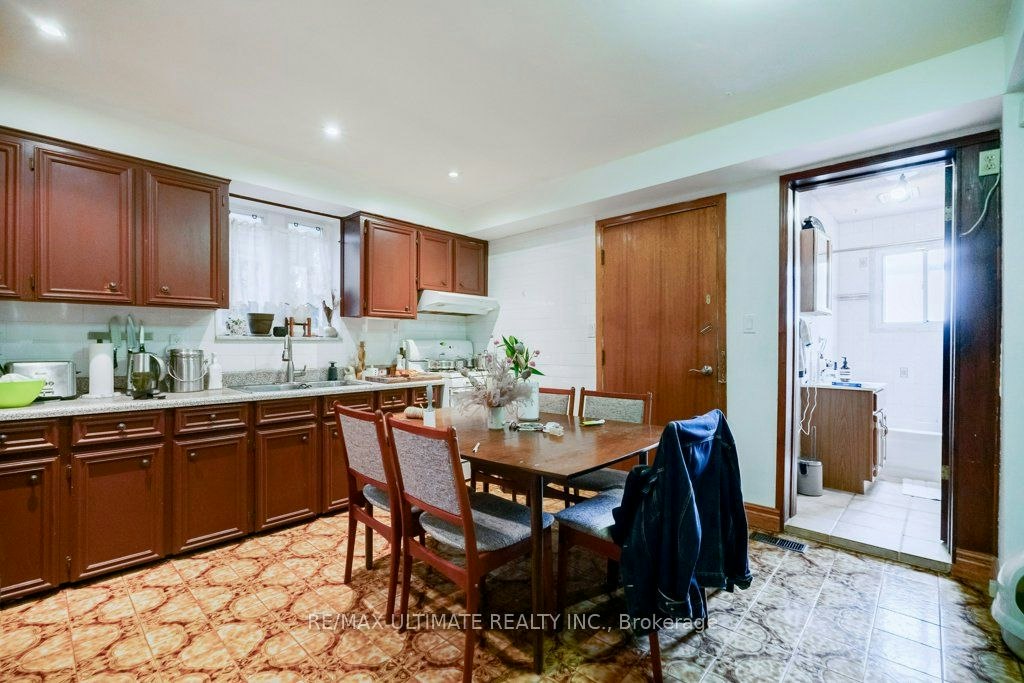Main-53 Churchill Avenue, Toronto, ON, M6J 2B5 - 12