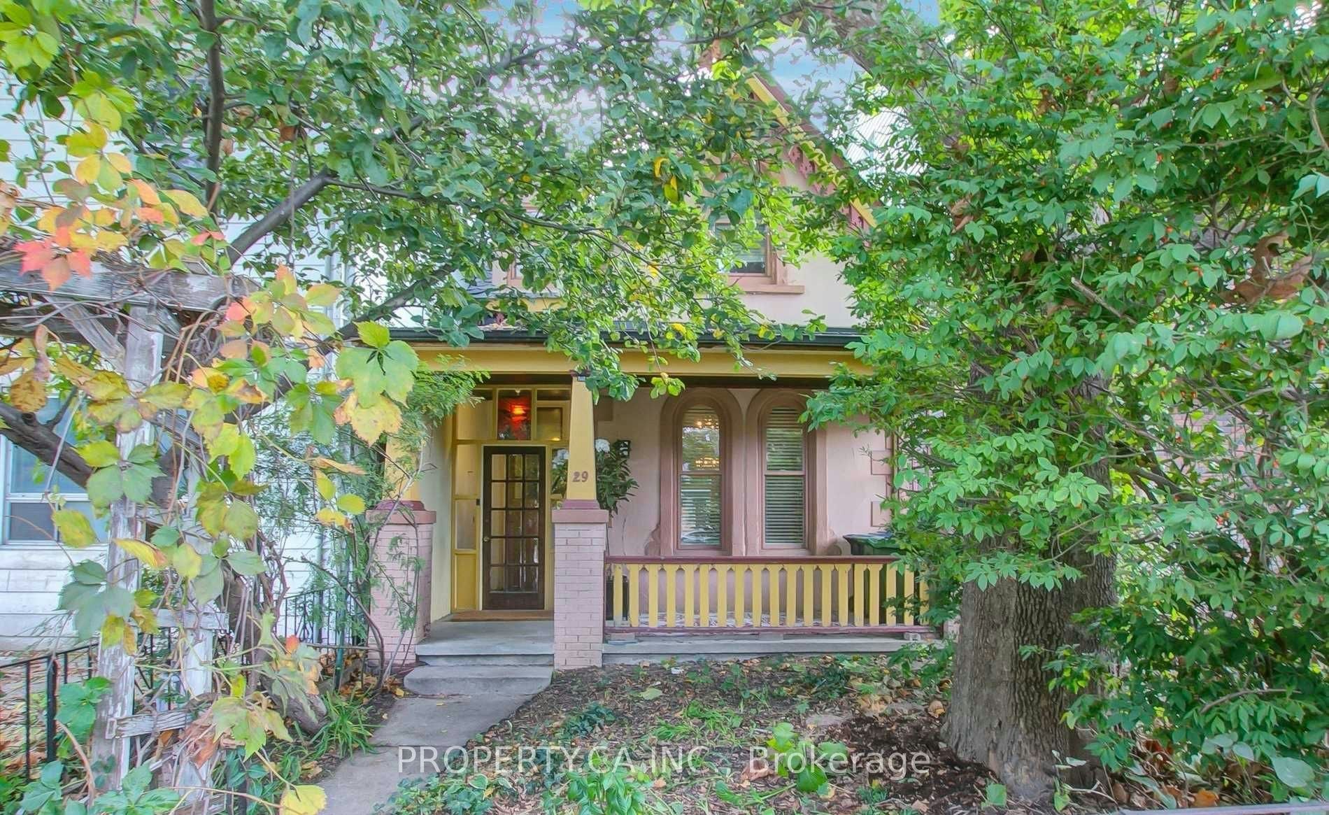 29 Lippincott Street, Toronto, ON, M5T 2R6