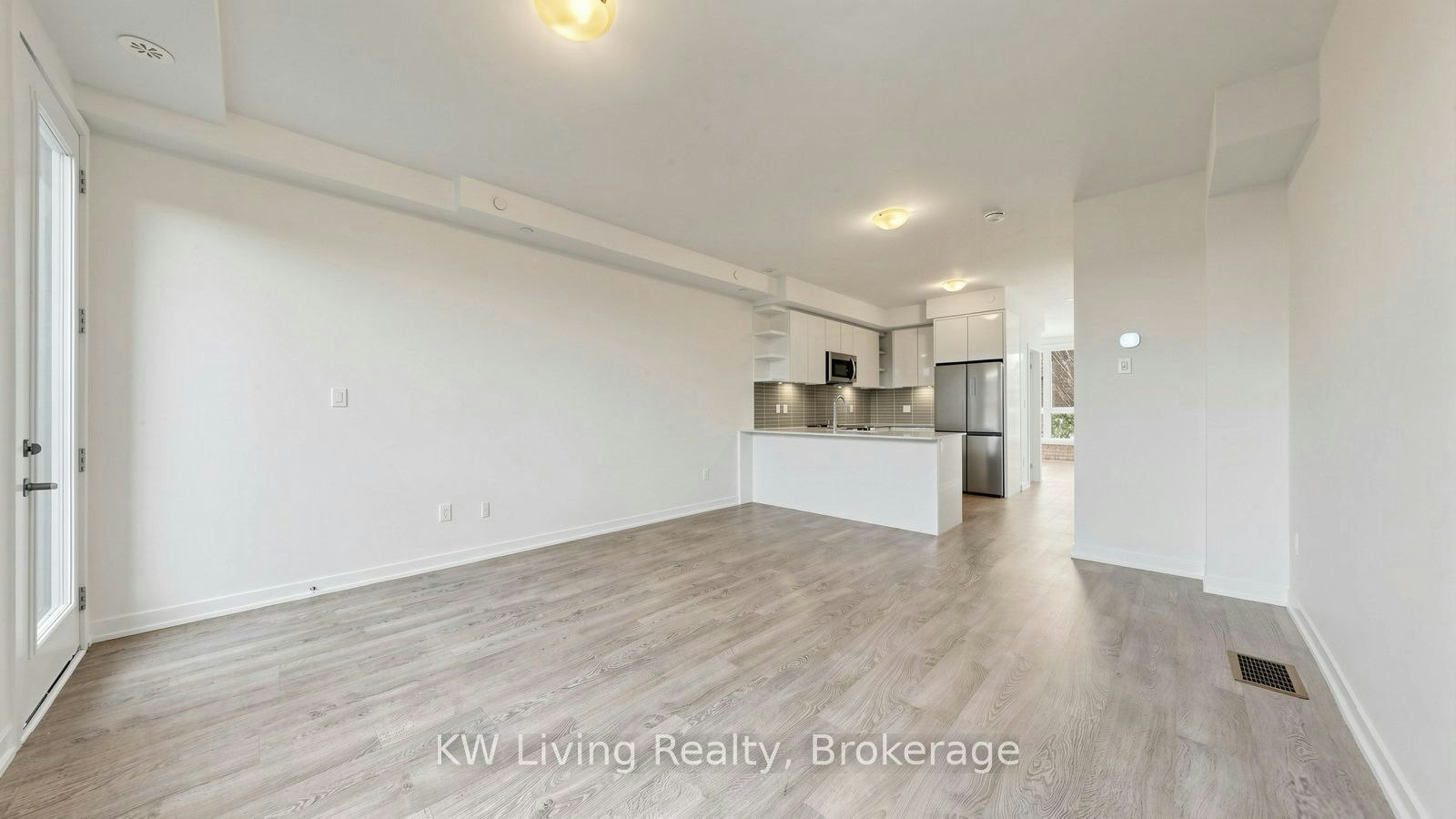 Upper-106 Green Gardens Boulevard, Toronto, ON, M6A 0E5