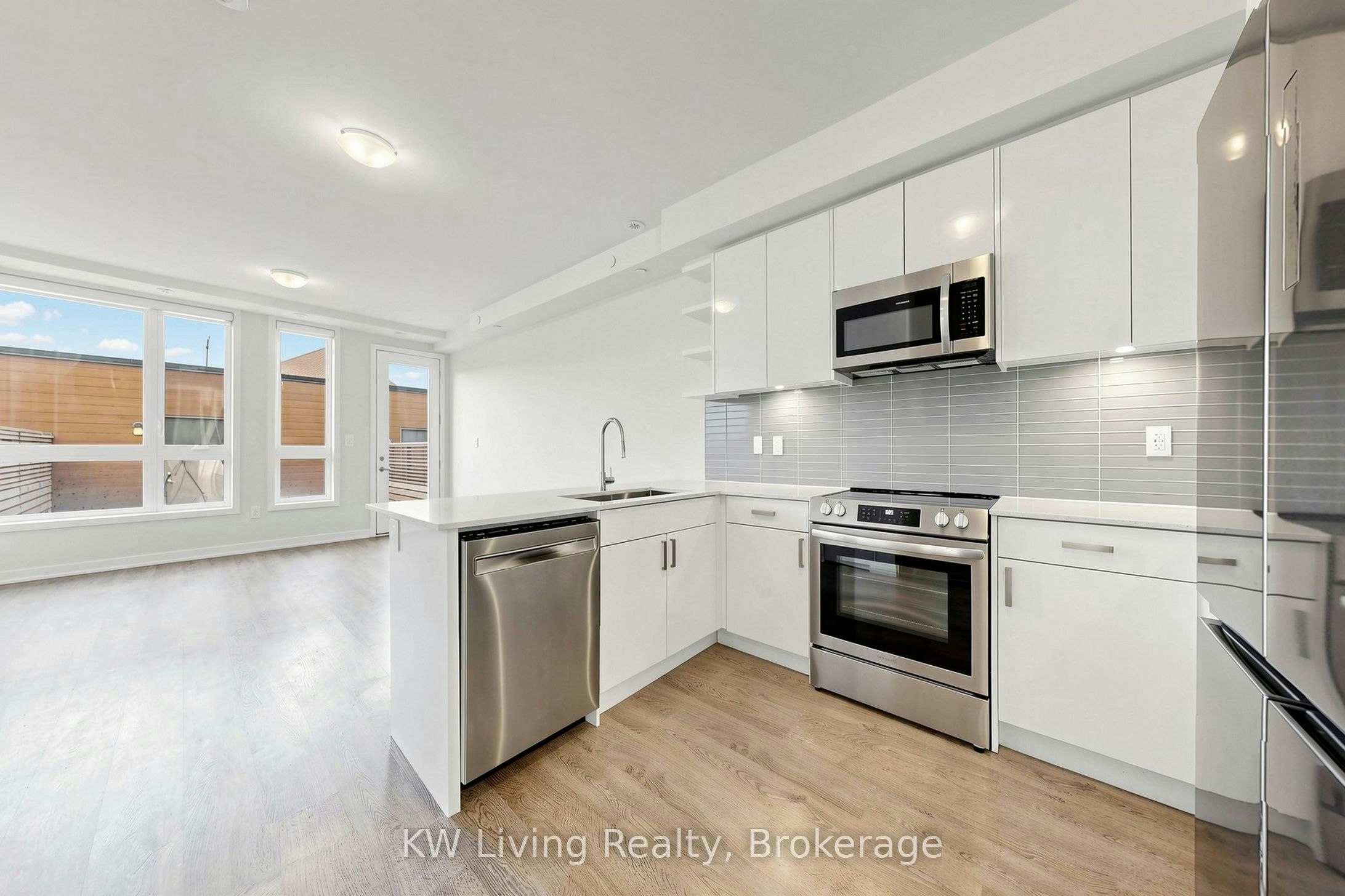 Upper-106 Green Gardens Boulevard, Toronto, ON, M6A 0E5 - 4