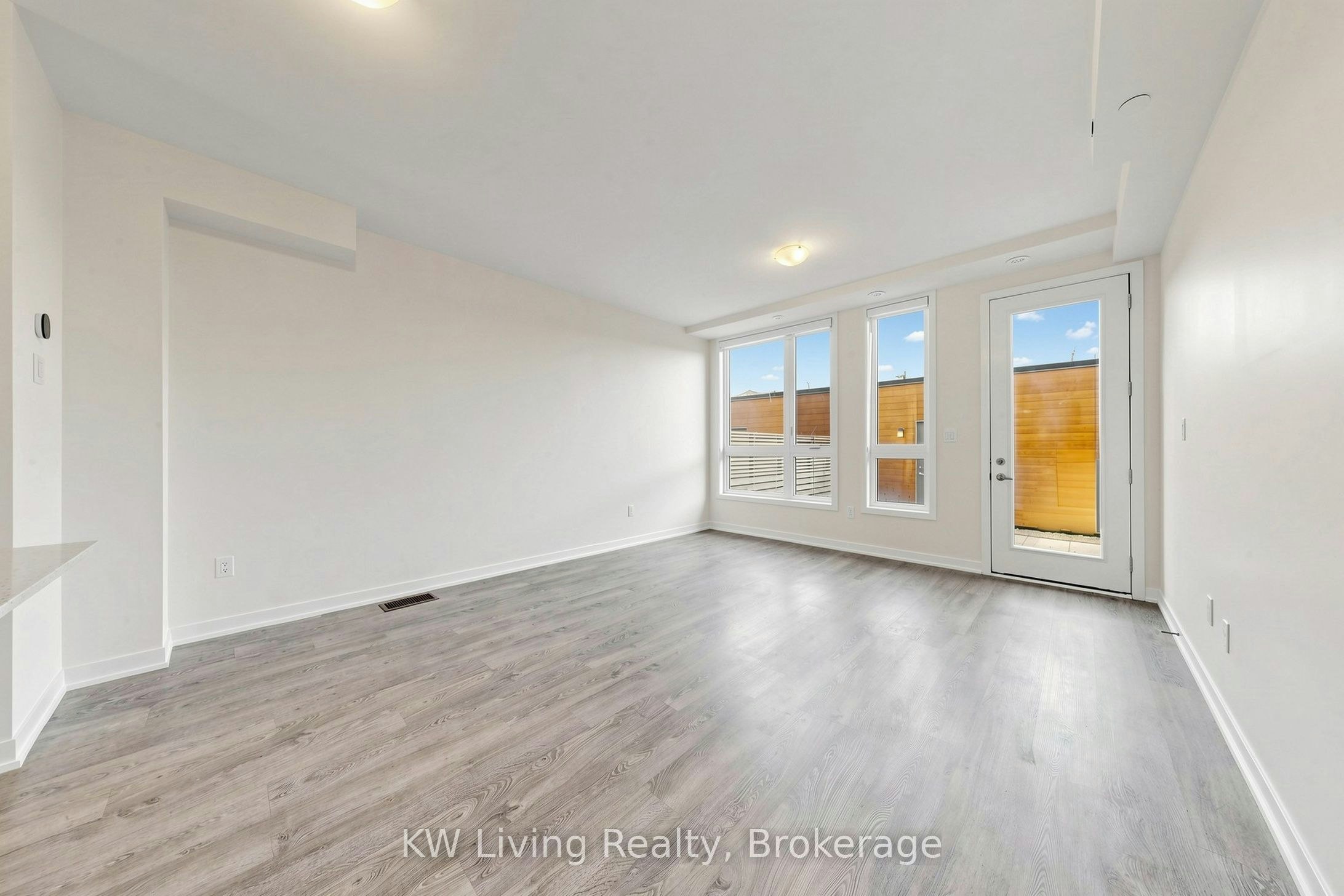 Upper-106 Green Gardens Boulevard, Toronto, ON, M6A 0E5 - 5