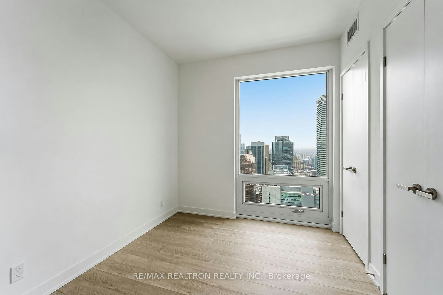 4711-88 Queen Street E, Toronto, ON, M5C 0B6 - 11