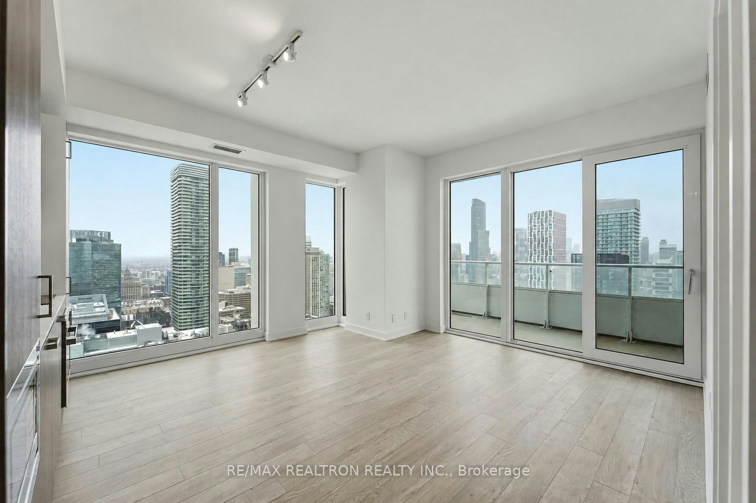 4711-88 Queen Street E, Toronto, ON, M5C 0B6 - 7