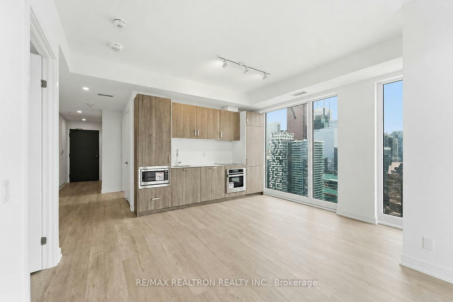 4711-88 Queen Street E, Toronto, ON, M5C 0B6 - 5