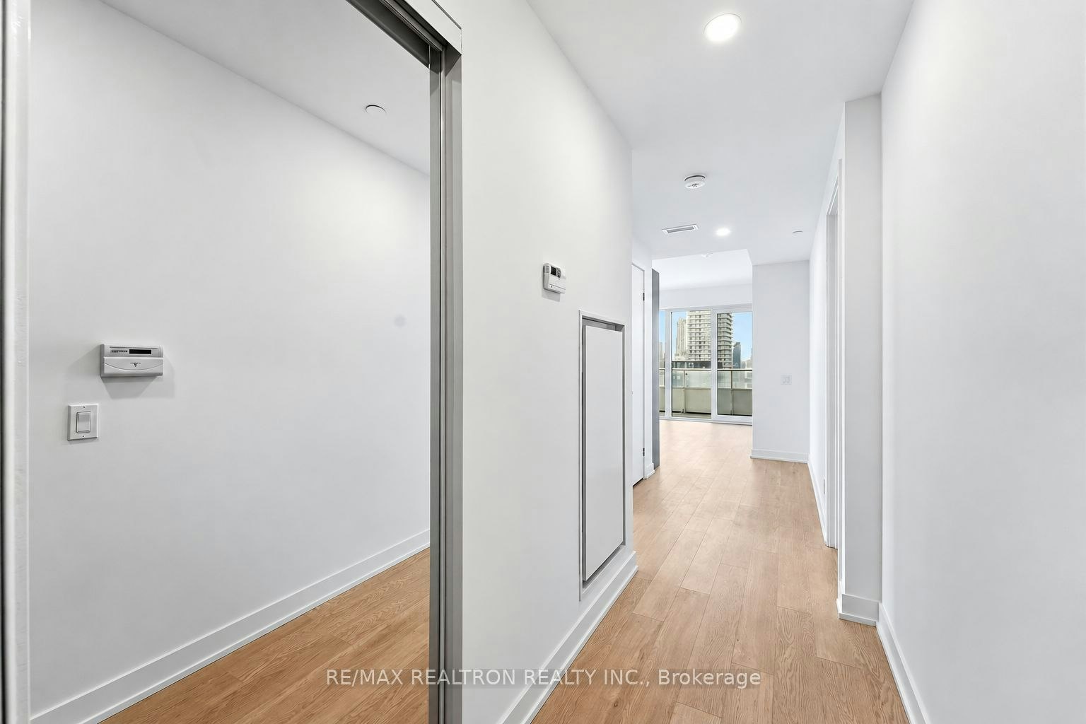 4711-88 Queen Street E, Toronto, ON, M5C 0B6 - 9