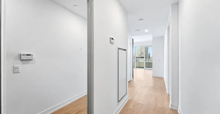 4711-88 Queen Street E, Toronto, ON, M5C 0B6 - 9