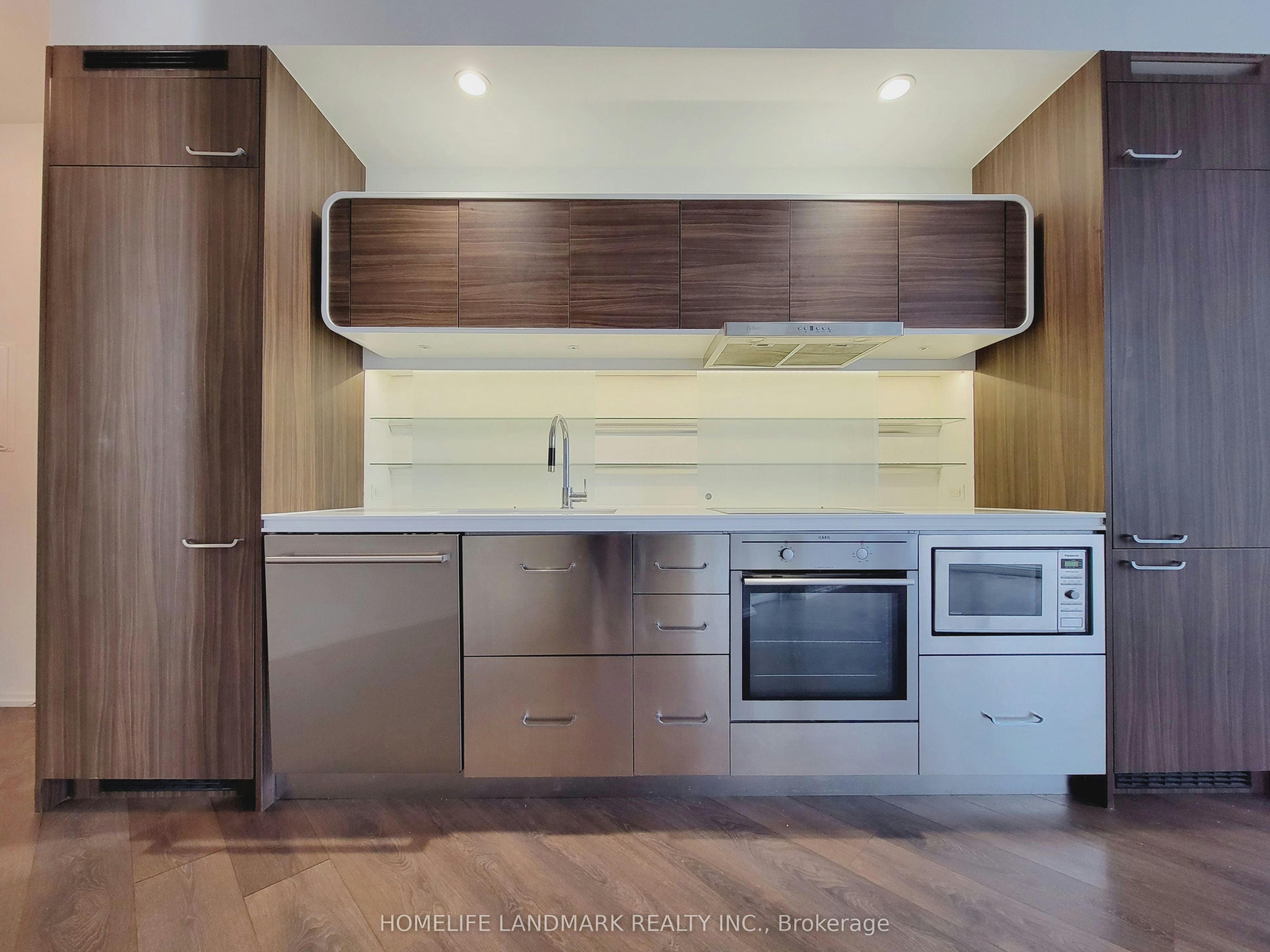 906-45 Charles Street E, Toronto, ON, M4Y 1S2