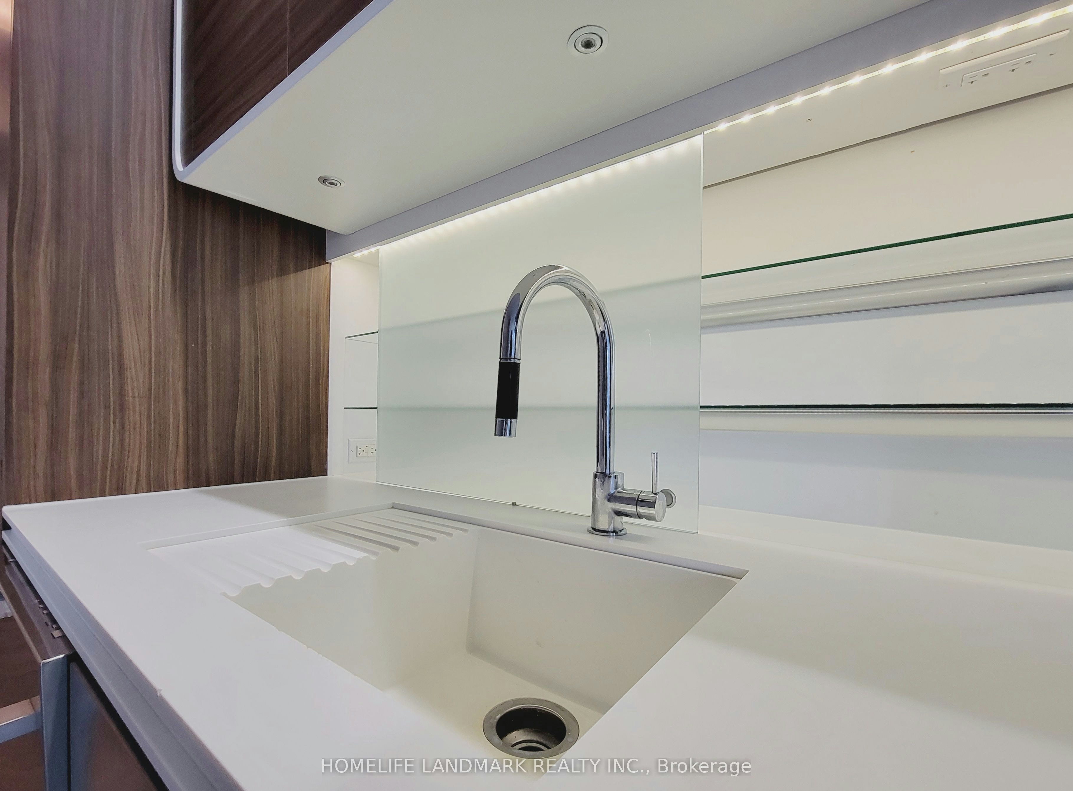 906-45 Charles Street E, Toronto, ON, M4Y 1S2 - 5