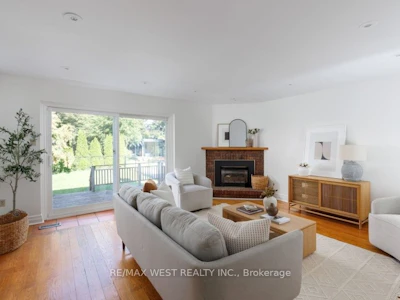 256 Erskine Avenue - 2