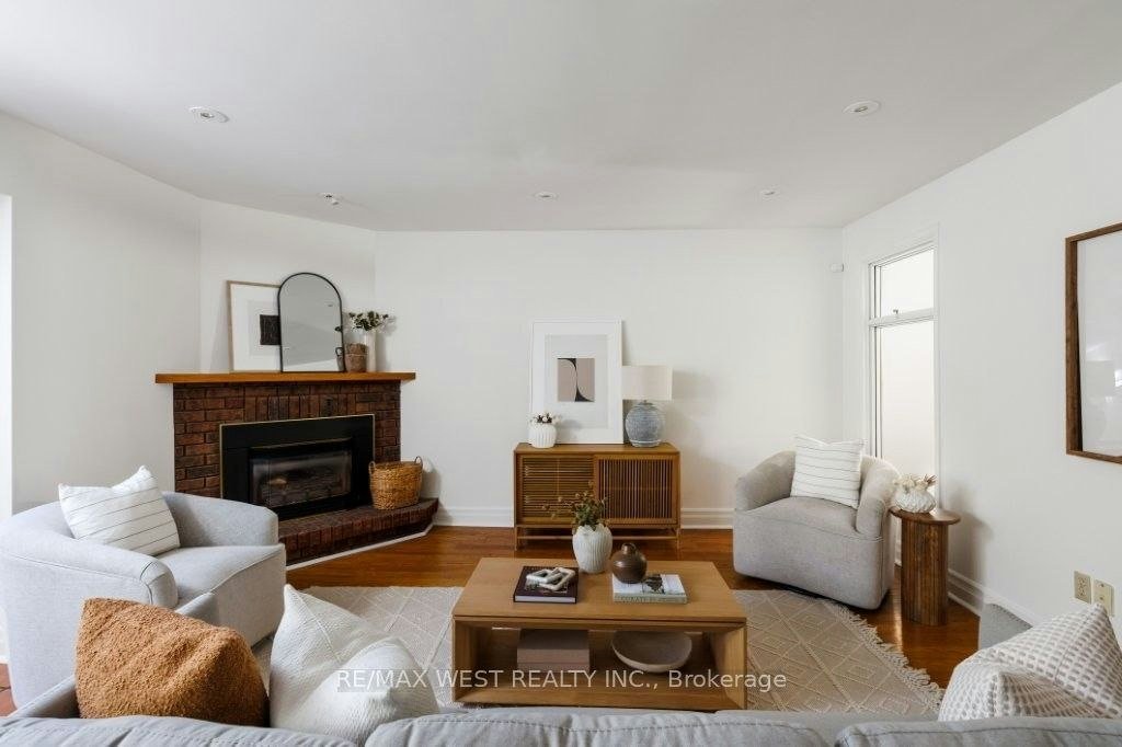 256 Erskine Avenue - 3