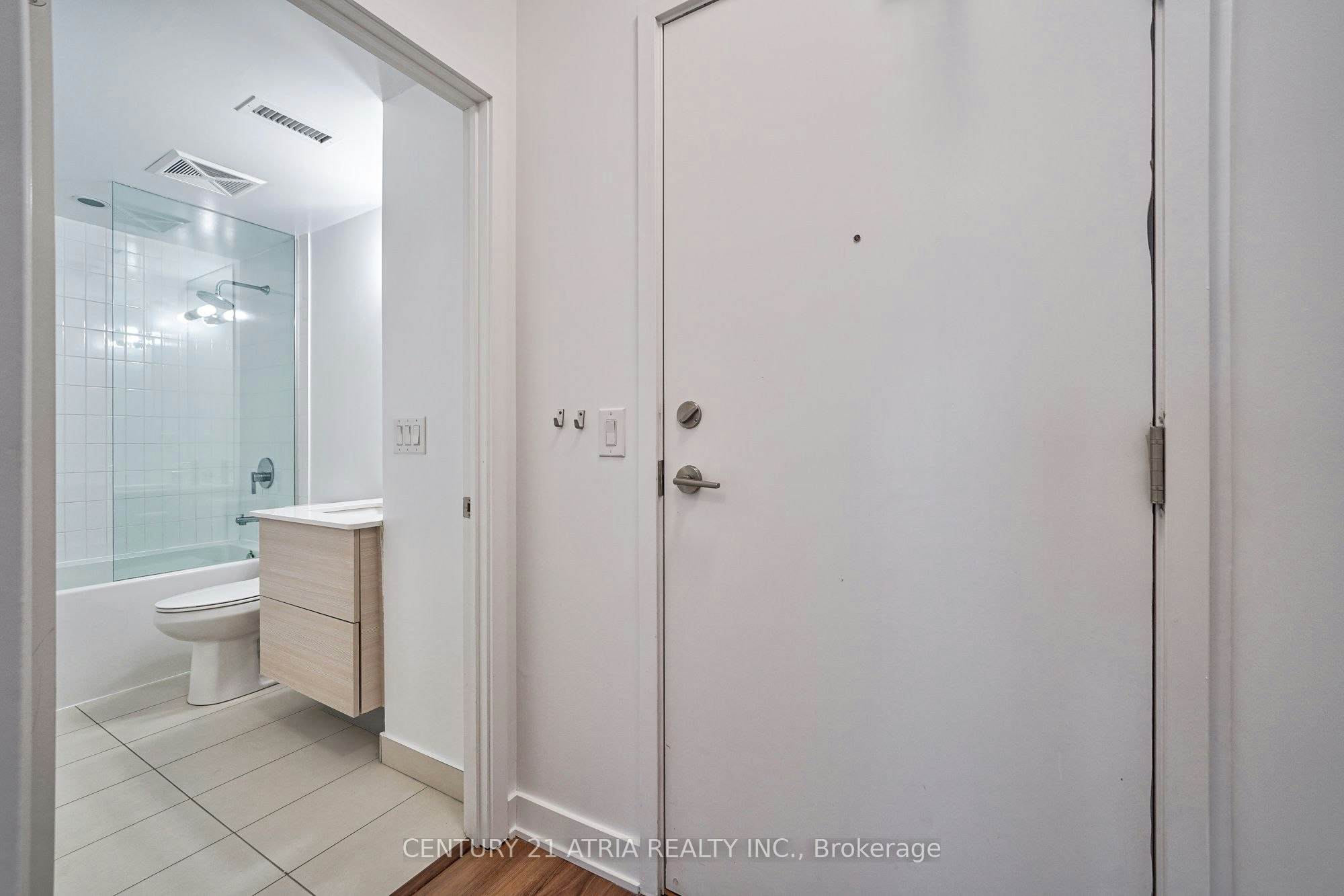 1003-210 Simcoe Street, Toronto, ON, M5T 0A9 - 8
