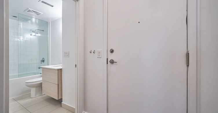 1003-210 Simcoe Street, Toronto, ON, M5T 0A9 - 8