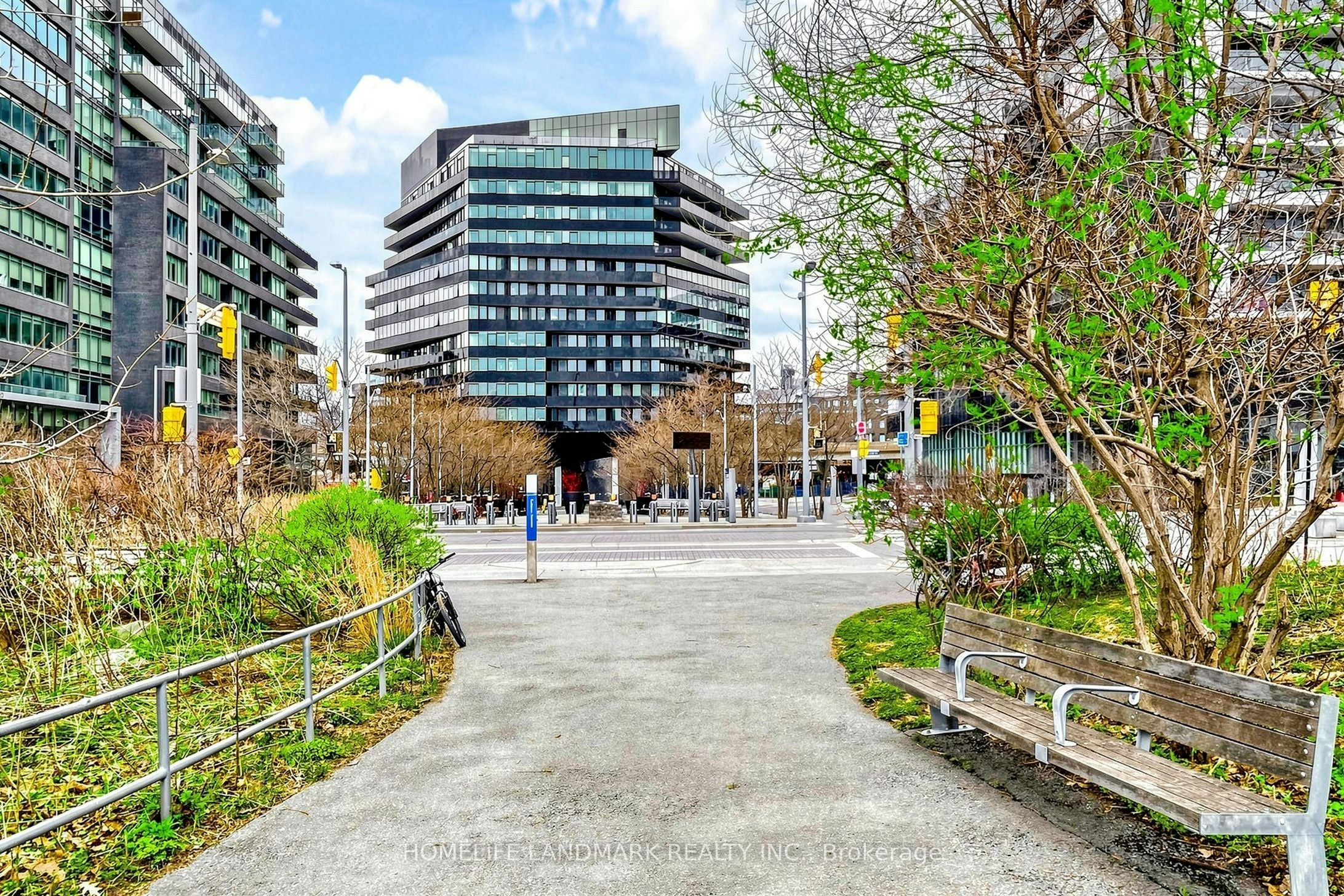 801-21 Lawren Harris Square, Toronto, ON, M5A 0T4 - 4