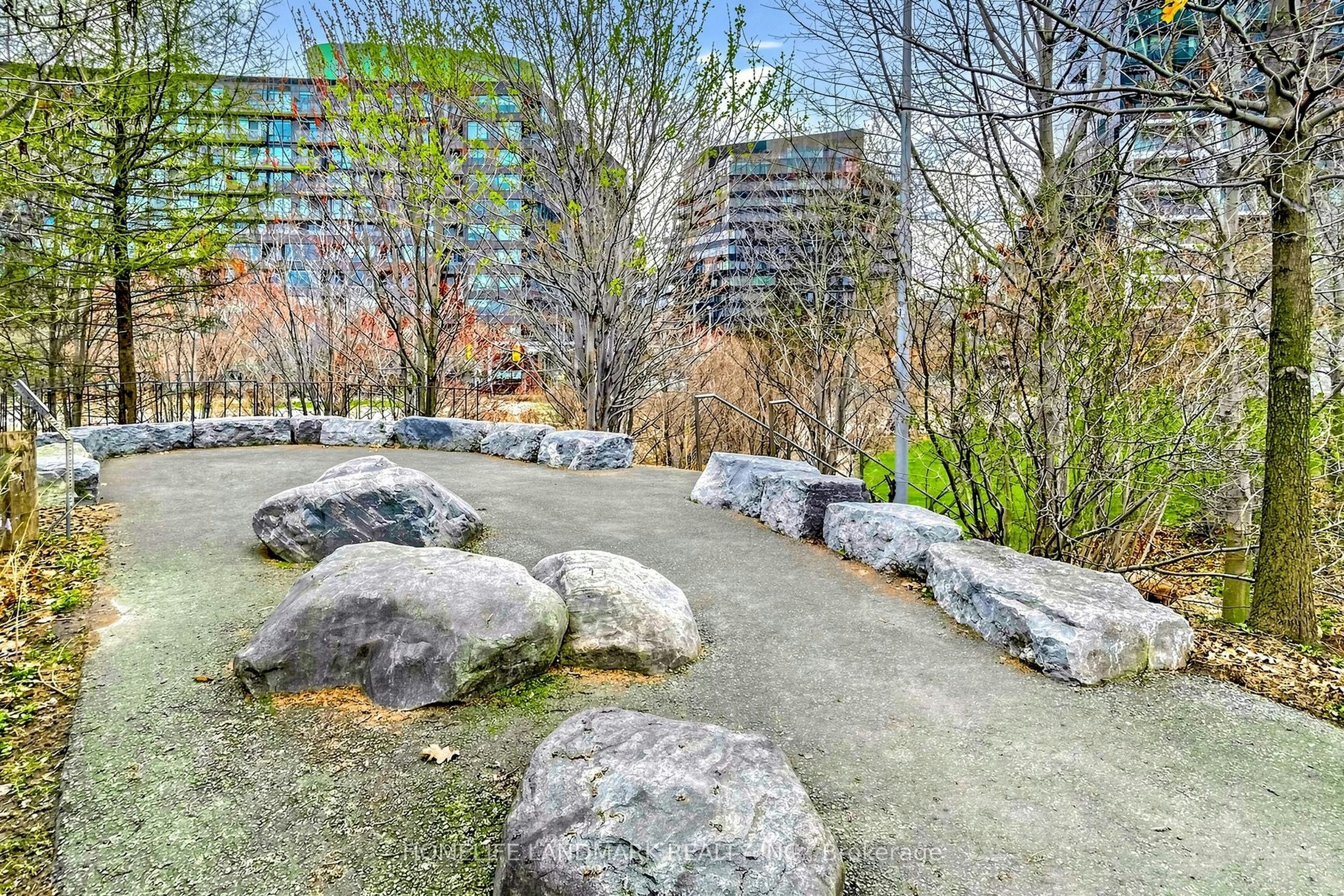 801-21 Lawren Harris Square, Toronto, ON, M5A 0T4 - 45