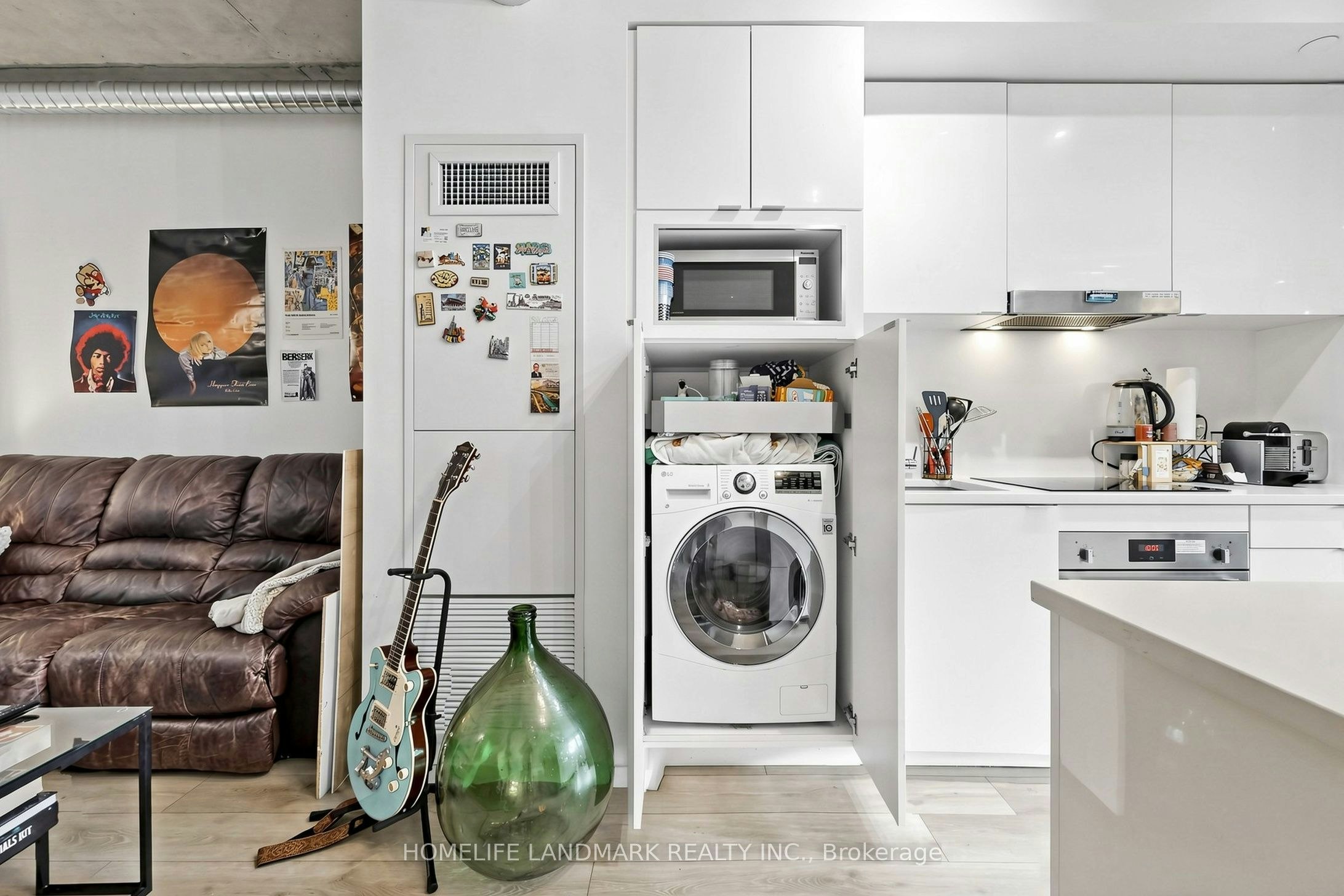 801-21 Lawren Harris Square, Toronto, ON, M5A 0T4 - 21