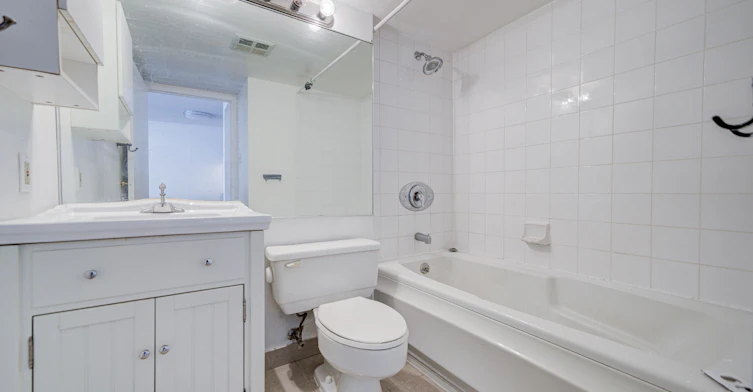 1810-10 Yonge Street, Toronto, ON, M5E 1R4 - 13