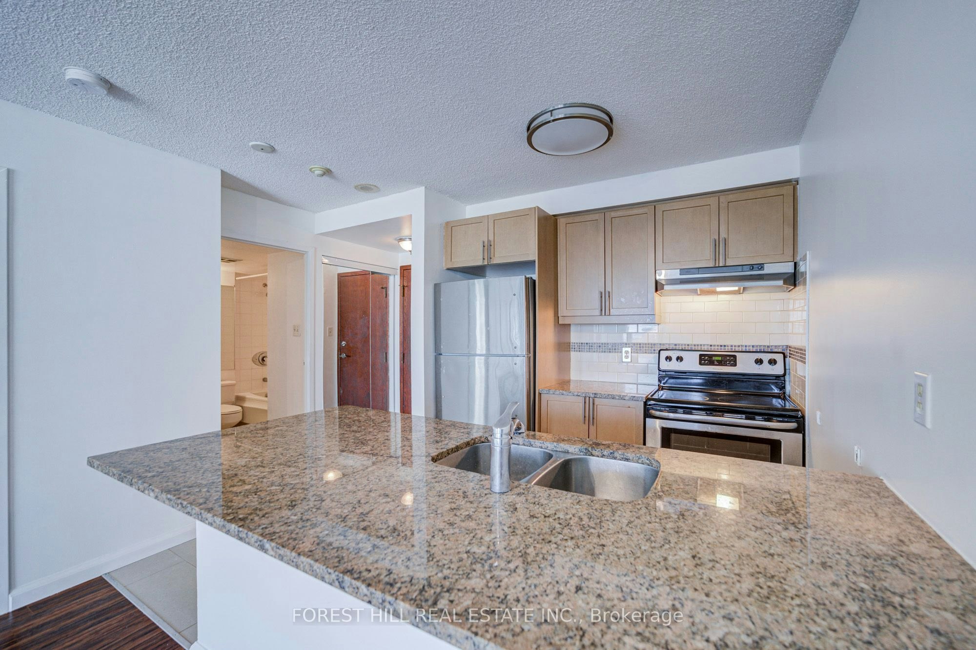 1810-10 Yonge Street, Toronto, ON, M5E 1R4 - 3