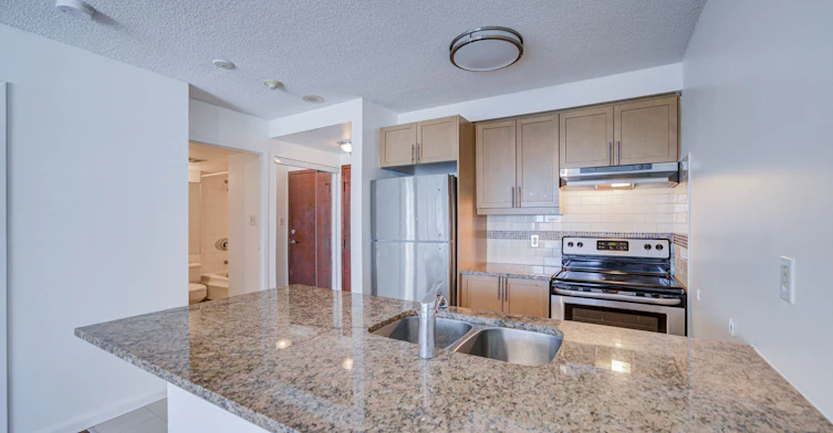 1810-10 Yonge Street, Toronto, ON, M5E 1R4 - 3