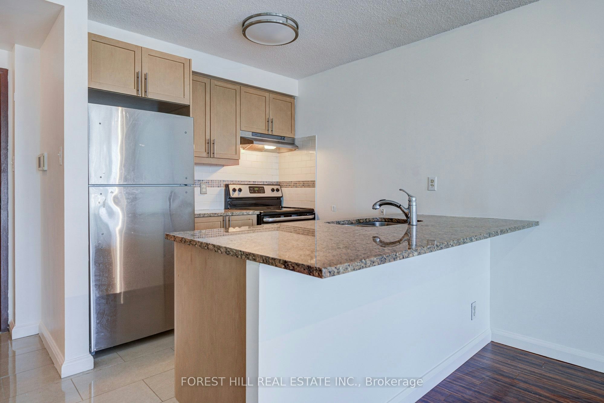 1810-10 Yonge Street, Toronto, ON, M5E 1R4 - 4