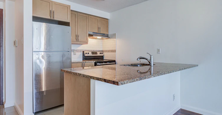 1810-10 Yonge Street, Toronto, ON, M5E 1R4 - 4