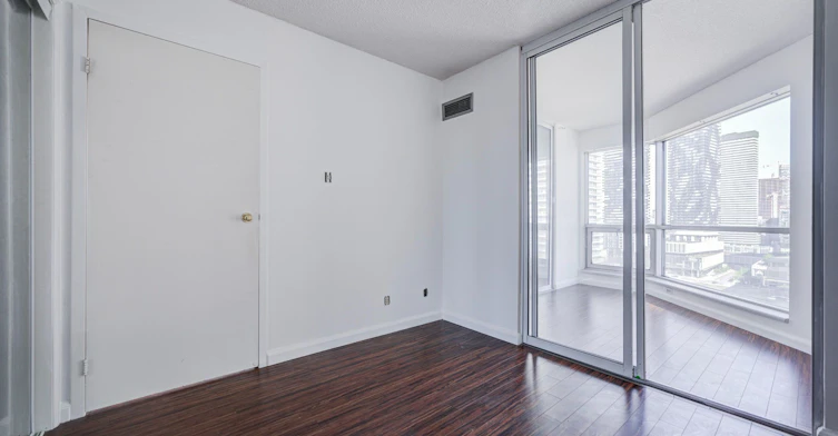 1810-10 Yonge Street, Toronto, ON, M5E 1R4 - 8