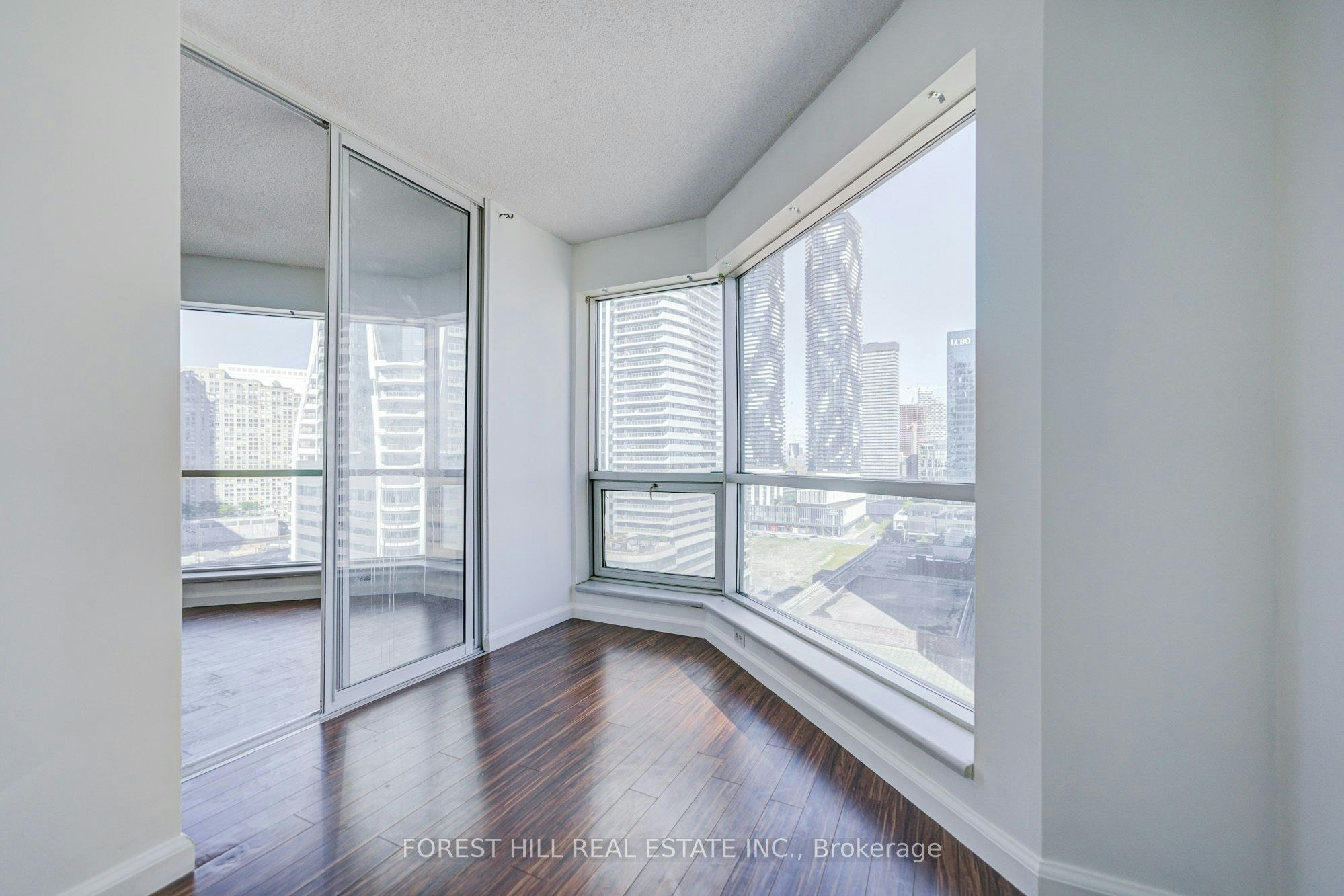 1810-10 Yonge Street, Toronto, ON, M5E 1R4 - 12