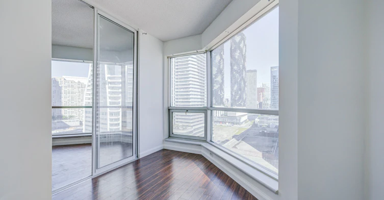 1810-10 Yonge Street, Toronto, ON, M5E 1R4 - 12
