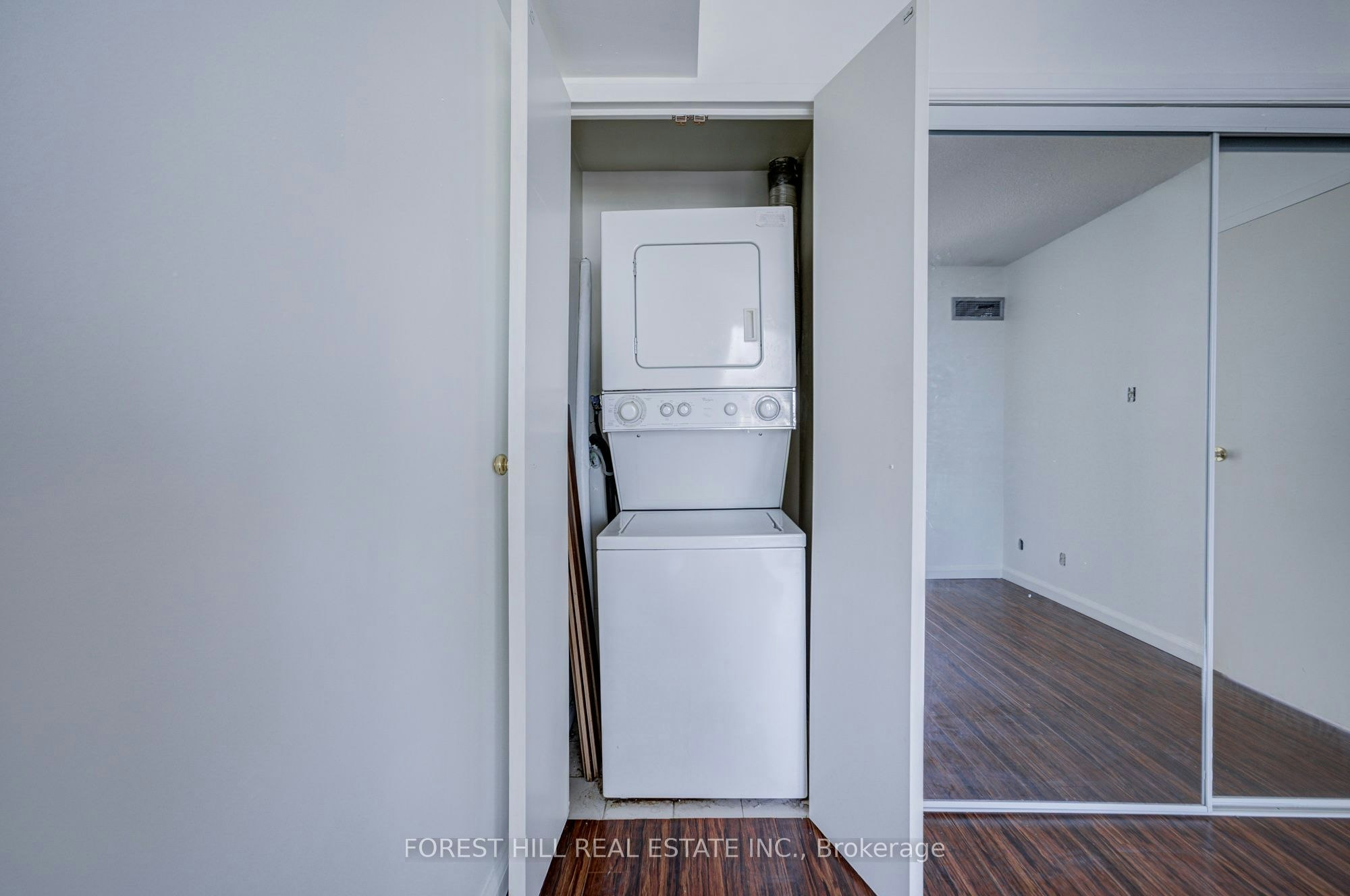 1810-10 Yonge Street, Toronto, ON, M5E 1R4 - 10