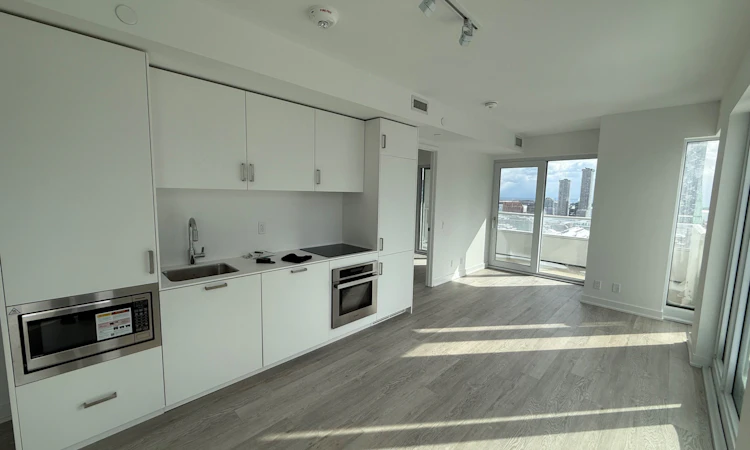 2310-88 Queen Street E