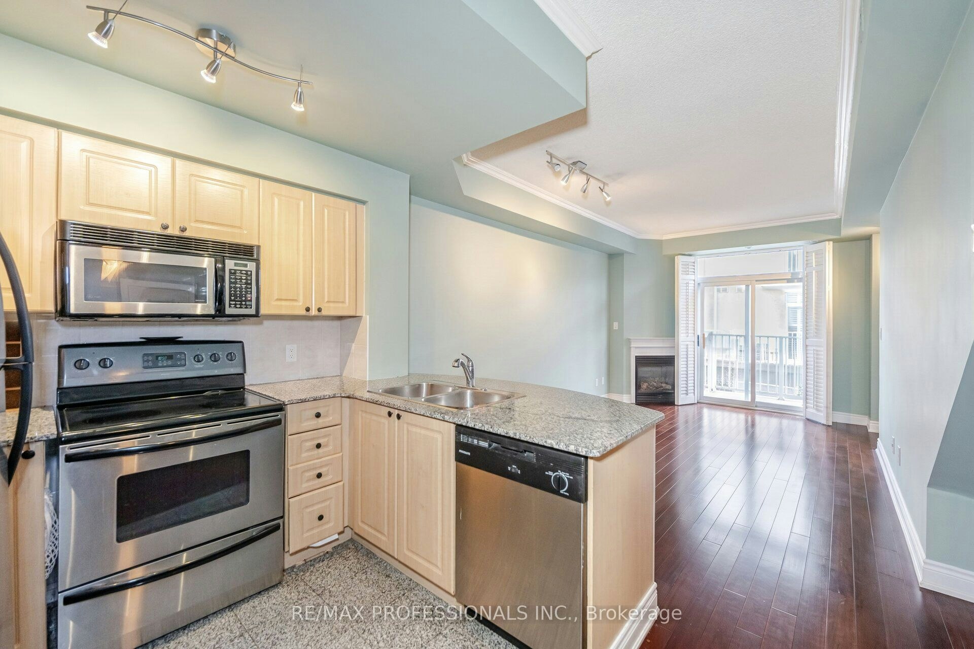 362-32 Stadium Road, Toronto, ON, M5V 3P4 - 8