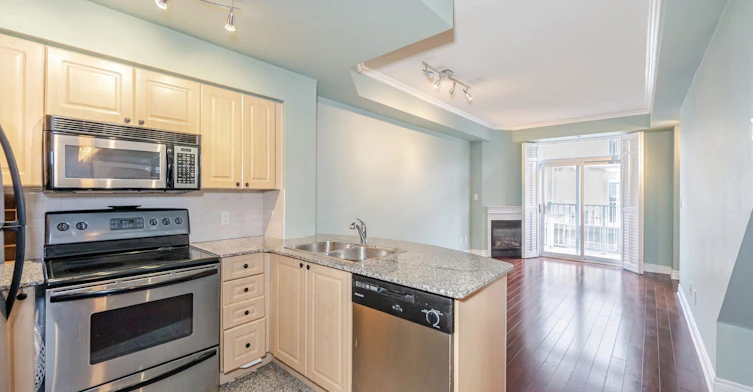 362-32 Stadium Road, Toronto, ON, M5V 3P4 - 8