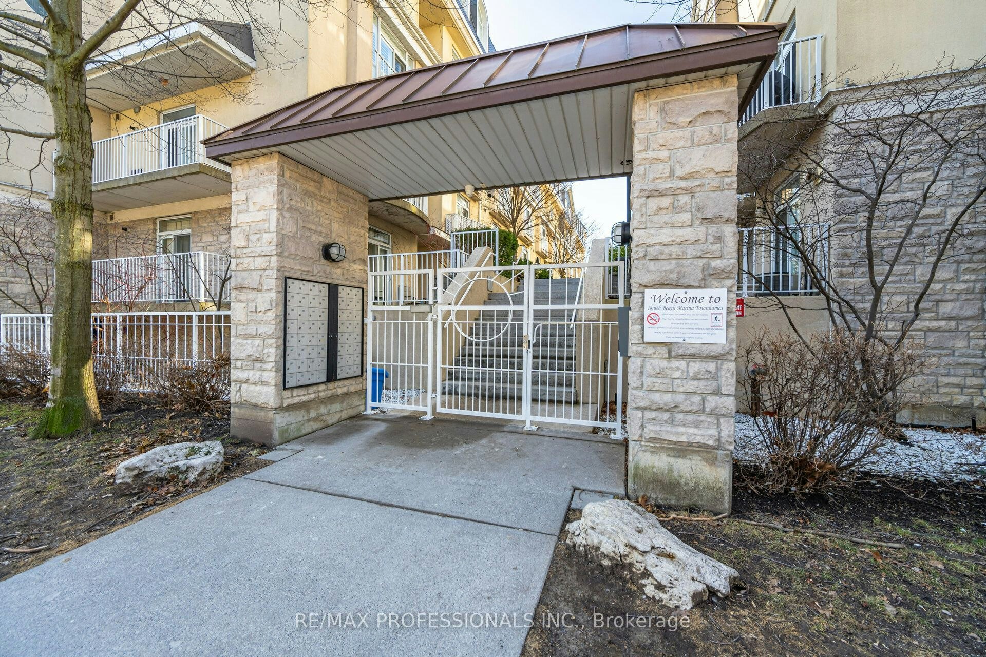 362-32 Stadium Road, Toronto, ON, M5V 3P4 - 3