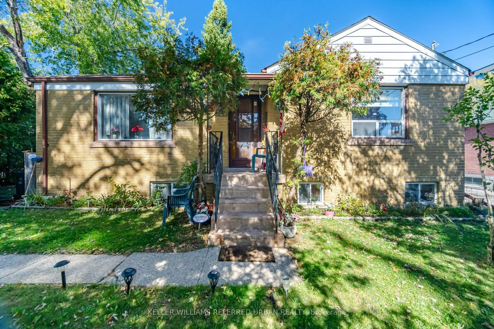 14 Verwood Avenue, Toronto, ON, M3H 2K8