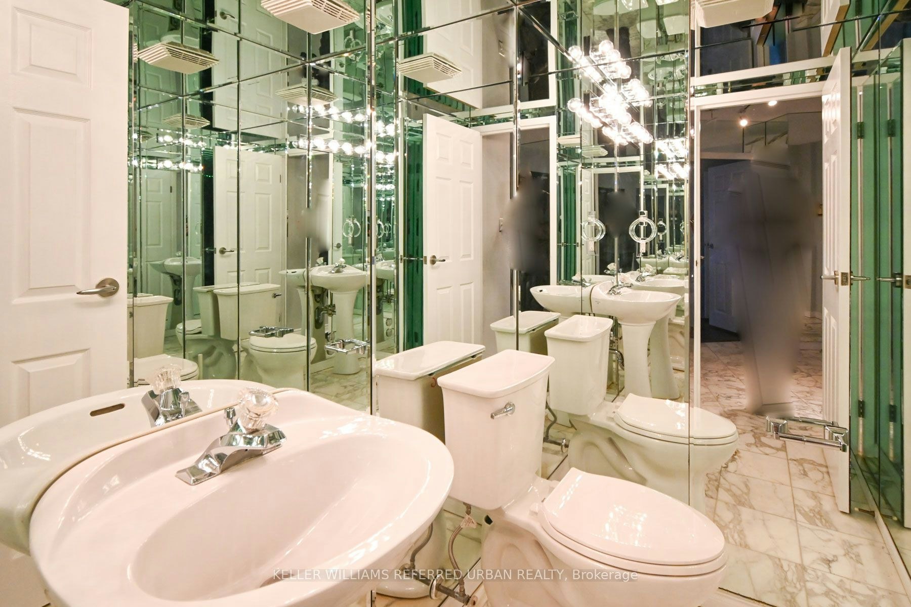 1604-25 The Esplanade N/A, Toronto, ON, M5E 1W5 - 4